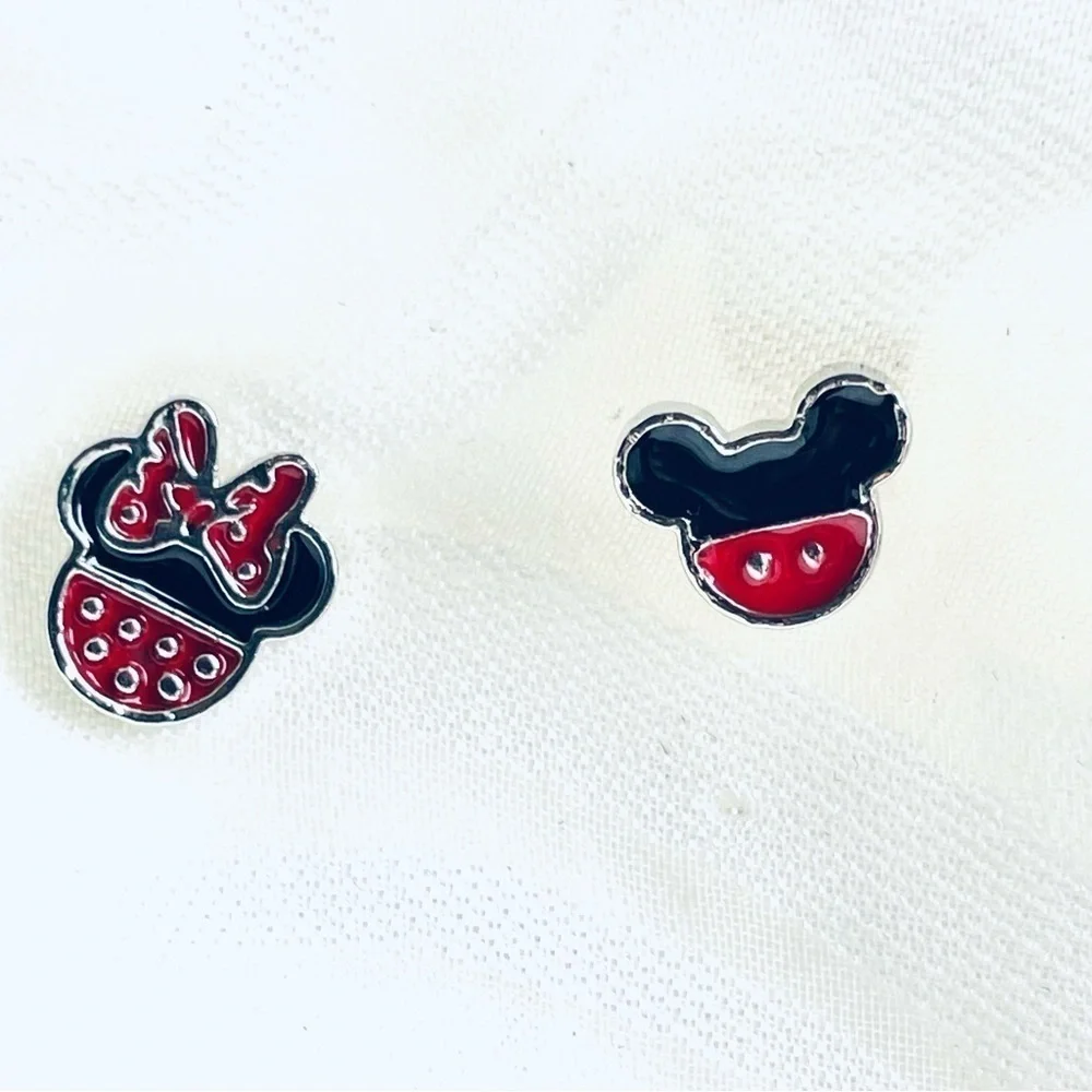 NWOT Disney Mismatch Earrings - Mickey and Minnie Mouse